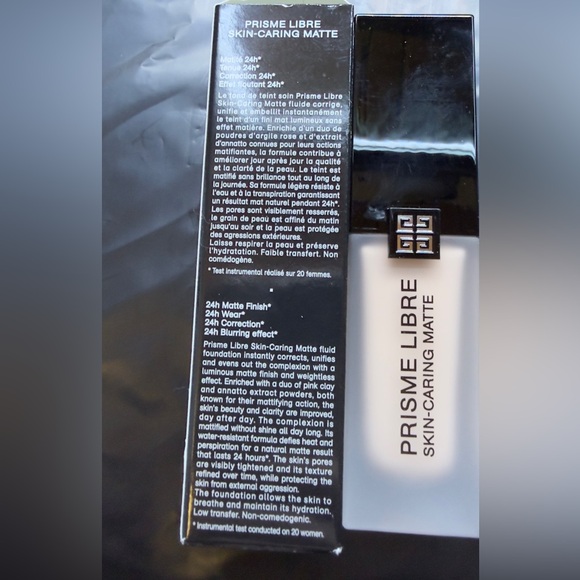 Givenchy Prisme Libre Skin Caring Matte Foundation - 1-C105 Fair/Cool - Picture 5 of 8